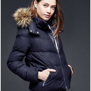 Gap Women’s Prima Loft Faux Fur Jacket Navy